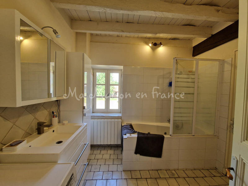 Maison - 157 m² - 11 pièces