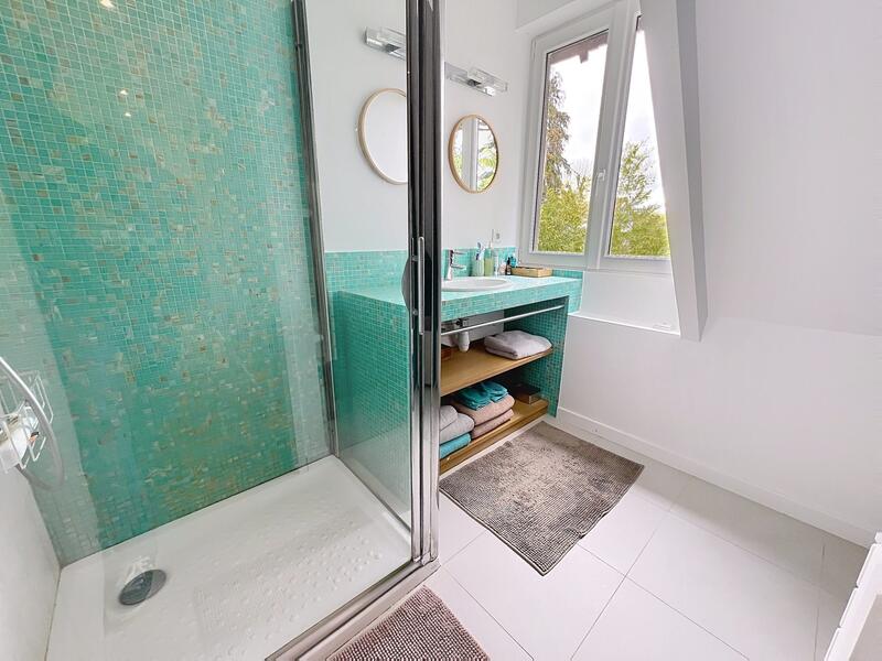 Villa - 200 m² - 6 pièces