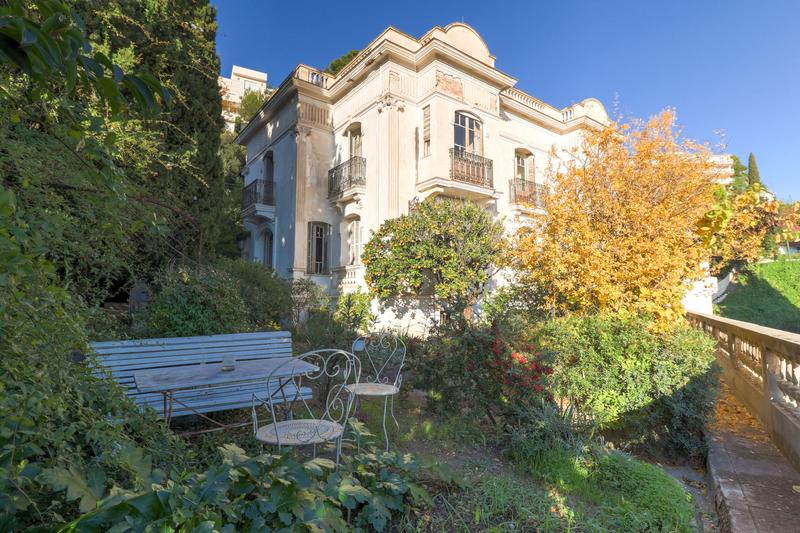 Maison de maîtres - 324 m² - 12 pièces