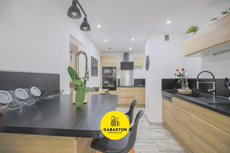 Appartement - 85 m² - 4 pièces