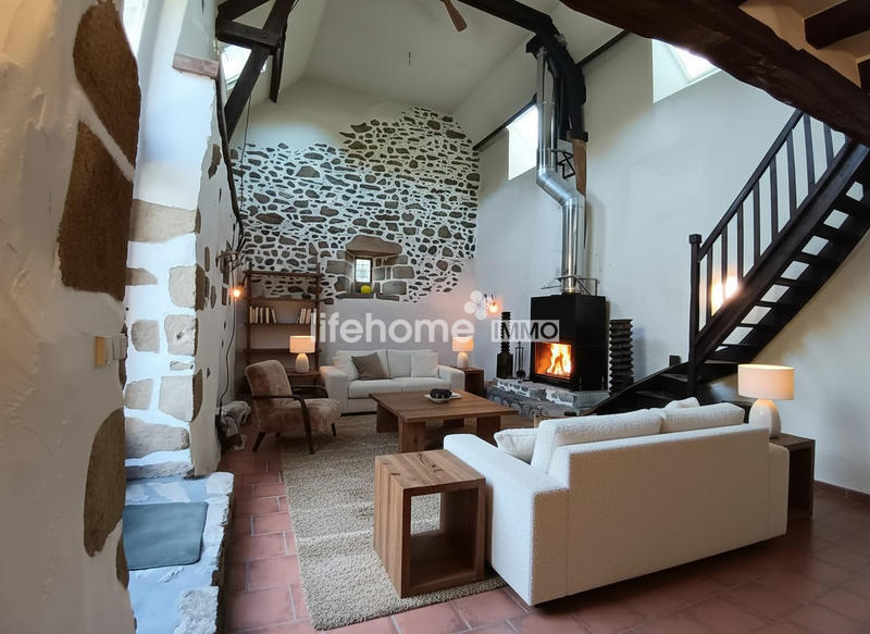 Maison - 210 m² - 6 pièces