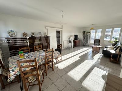 Maison - 90 m² - 5 pièces