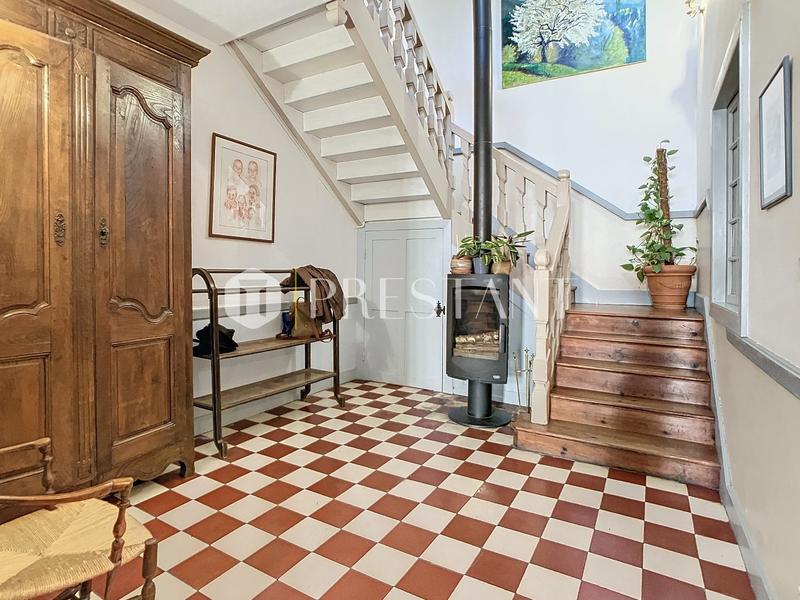 Maison - 424 m² - 14 pièces