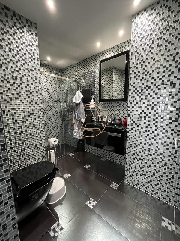 Maison - 147 m² - 7 pièces