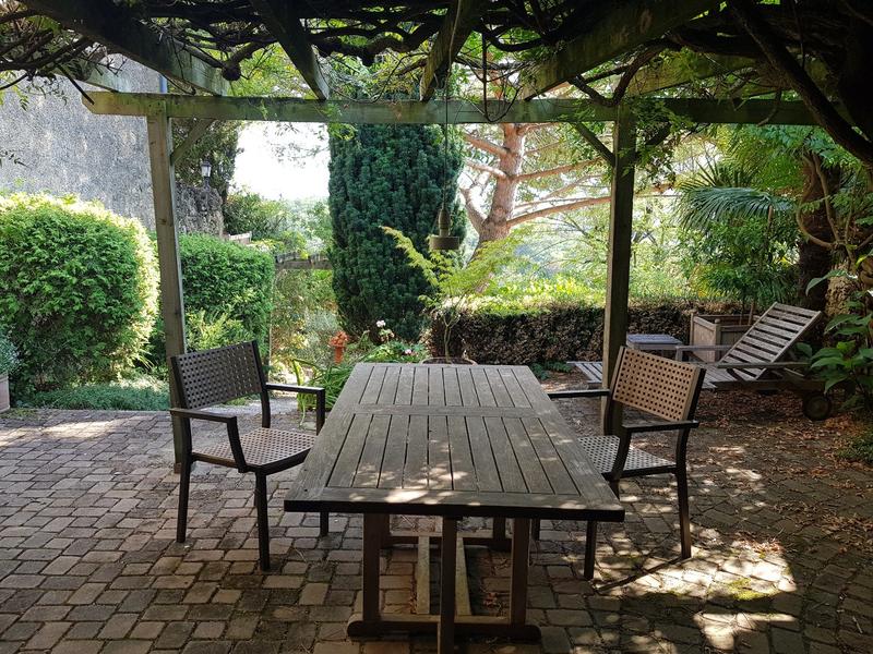 Maison - 330 m² - 7 pièces