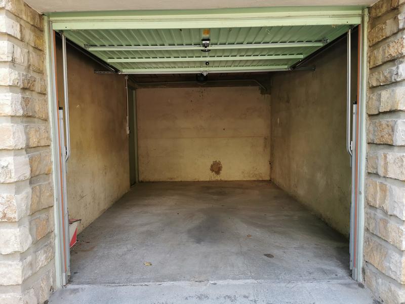 Parking / Garage - 11 m²