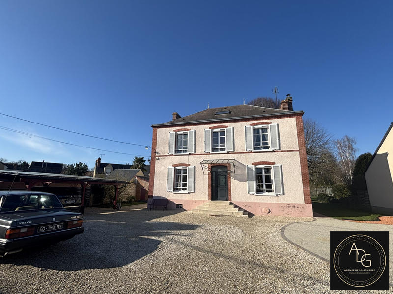 Maison - 221 m² - 9 pièces