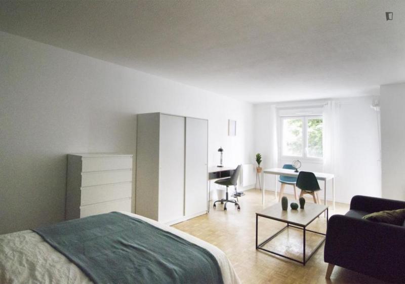 Chambre - 25 m² - 4 pièces