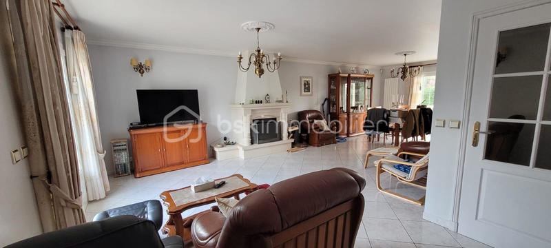 Maison - 161 m² - 6 pièces