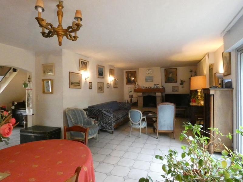 Maison - 180 m² - 7 pièces