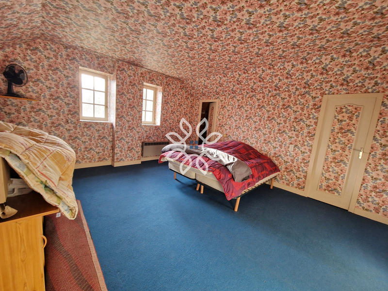 Propriété - 223 m² - 7 pièces