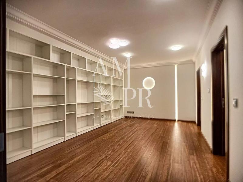 Villa - 300 m² - 8 pièces