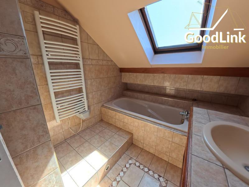 Maison - 85 m² - 5 pièces