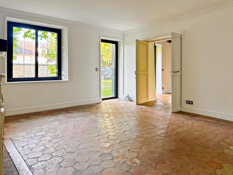 Maison - 200 m² - 6 pièces