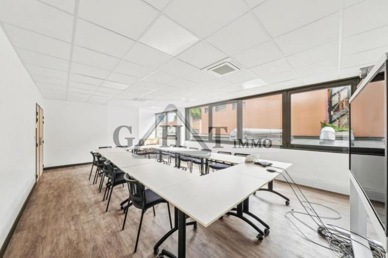 Entrepôt - 773 m²