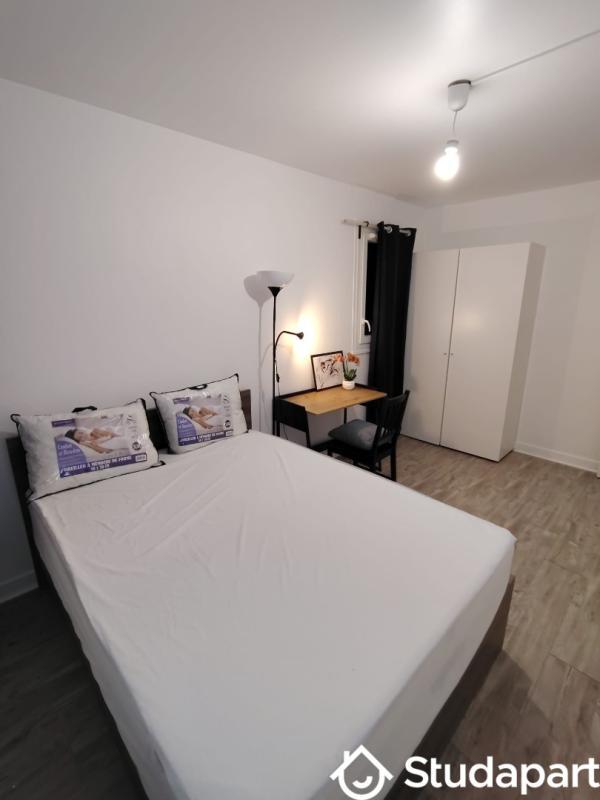 Chambre - 11 m² - 1 pièce