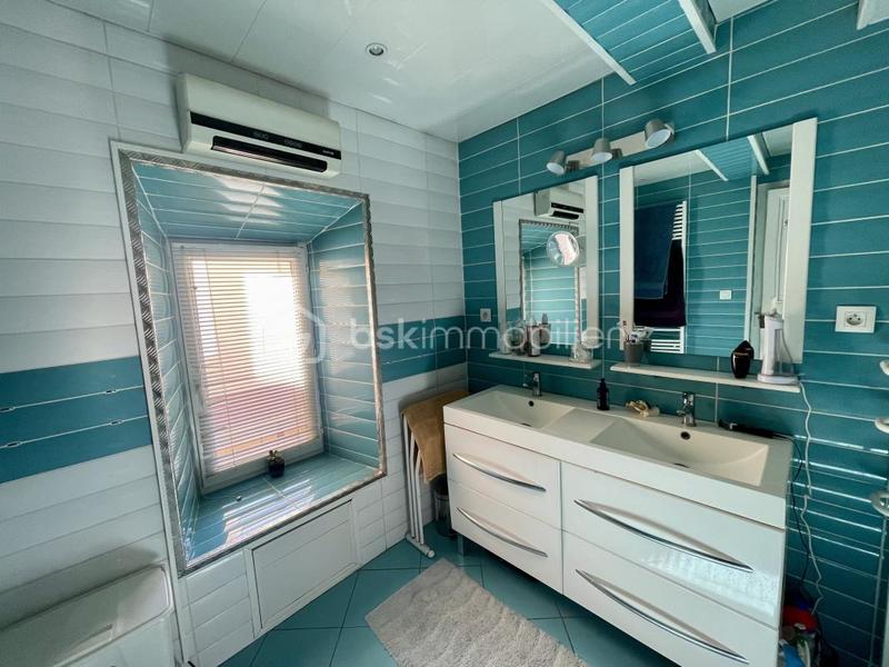 Maison de village - 245 m² - 9 pièces