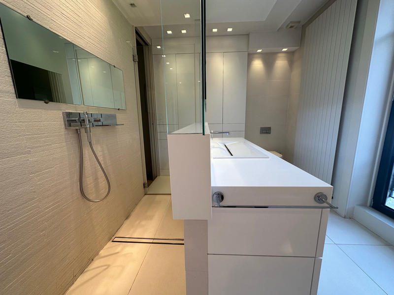 Maison - 370 m² - 11 pièces