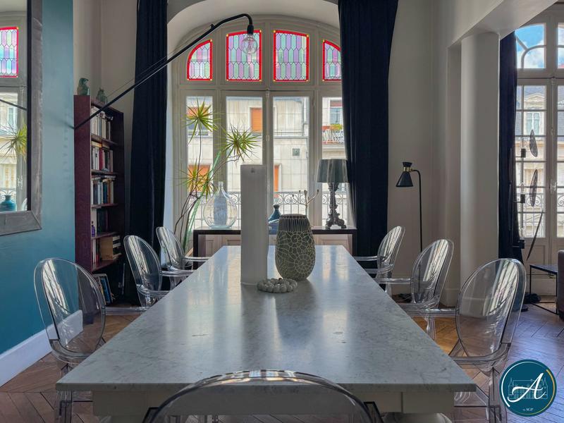 Appartement - 128 m² - 5 pièces