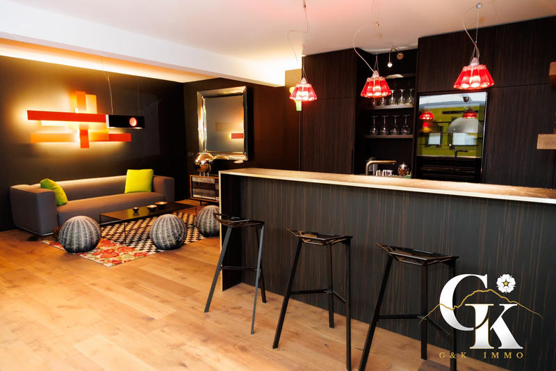 Maison - 393 m² - 9 pièces