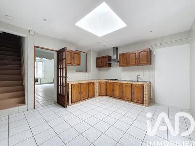 Maison - 99 m² - 5 pièces