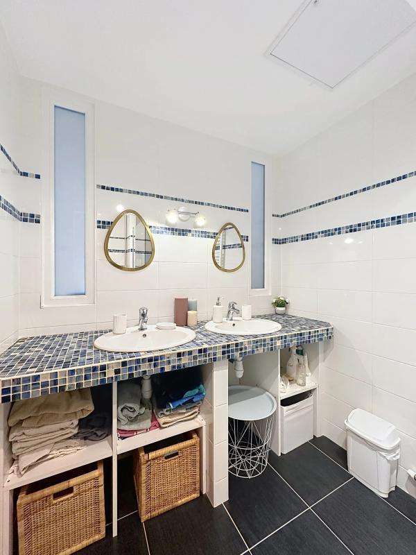 Maison en pierre - 254 m² - 7 pièces