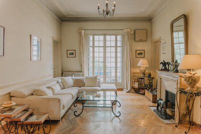 Appartement - 187 m² - 5 pièces