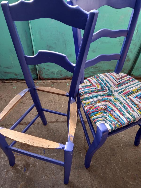 Atelier rempaillage de chaise en tissu