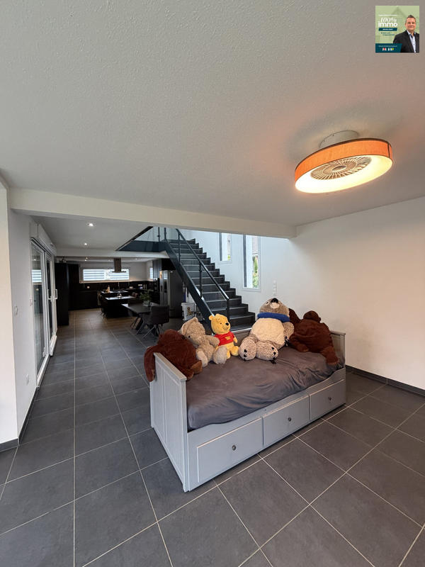 Maison - 250 m² - 7 pièces