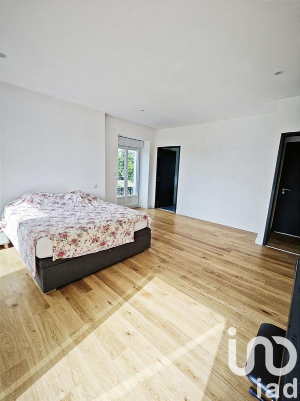 Château - 215 m² - 6 pièces