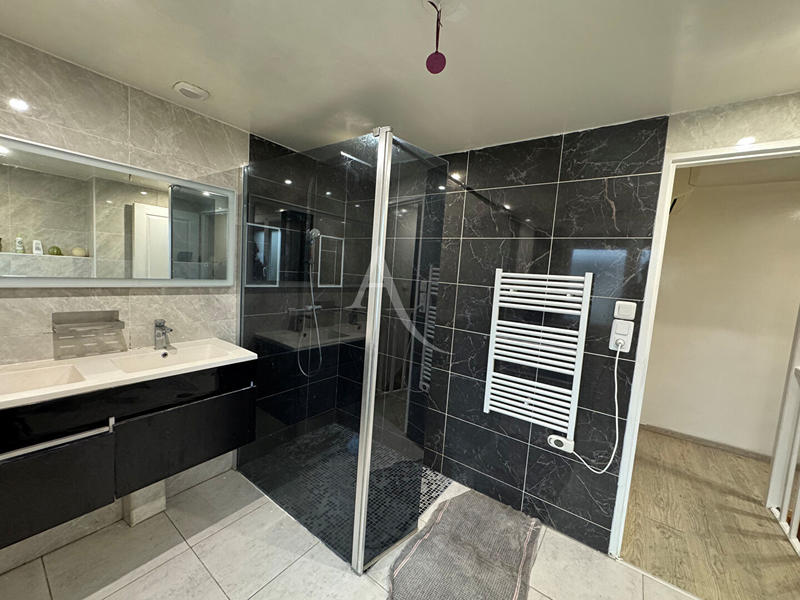 Maison - 97 m² - 4 pièces