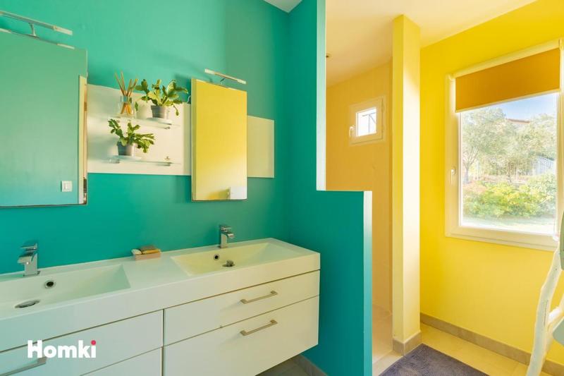 Maison - 214 m² - 7 pièces