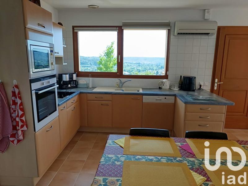 Maison - 182 m² - 5 pièces