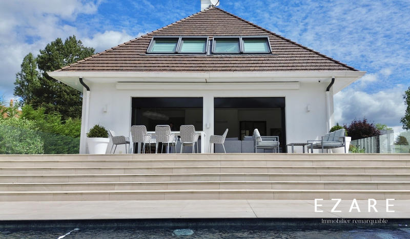 Maison - 361 m² - 12 pièces