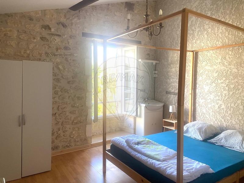 Maison - 245 m² - 8 pièces