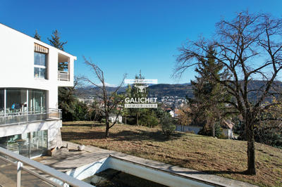 Maison - 412 m² - 8 pièces