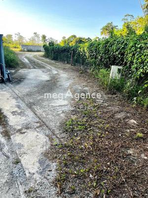 Terrain constructible - 4 000 m²