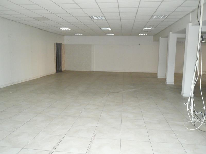 Local commercial - 740 m² - 8 pièces
