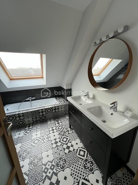 Propriété - 240 m² - 9 pièces