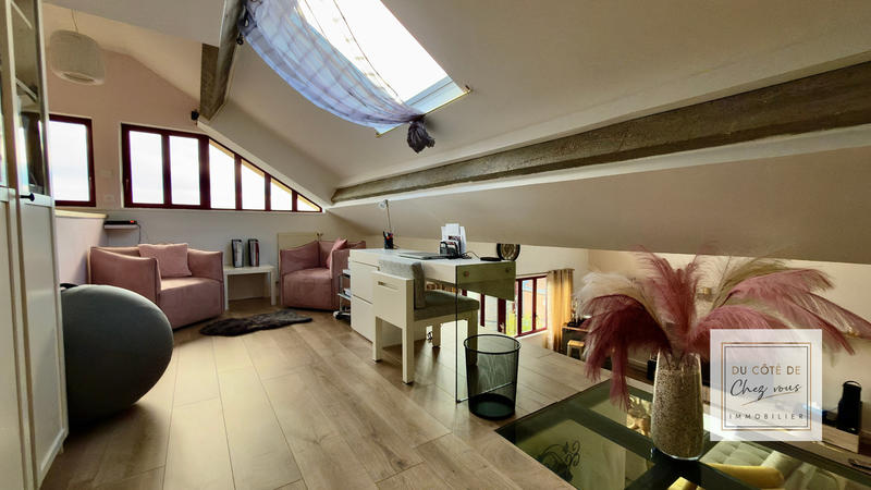 Loft - 208 m² - 6 pièces