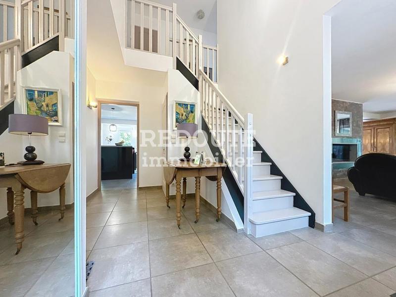 Maison - 260 m² - 7 pièces