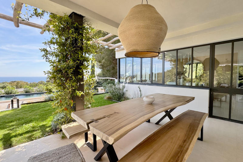 Villa - 370 m² - 7 pièces