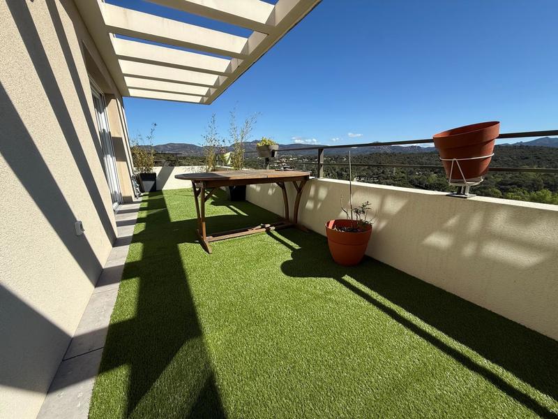 Appartement - 93 m² - 4 pièces