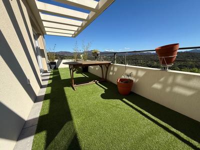 Appartement - 93 m² - 4 pièces