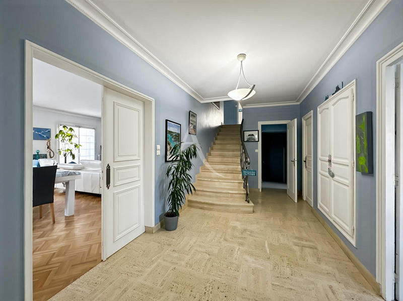 Maison - 196 m² - 6 pièces