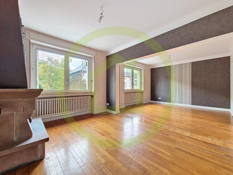 Maison - 211 m² - 8 pièces