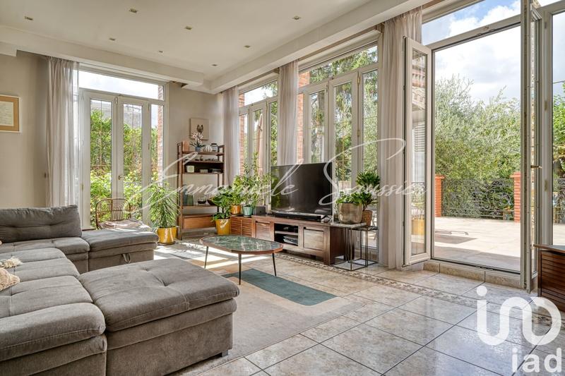 Maison - 223 m² - 10 pièces