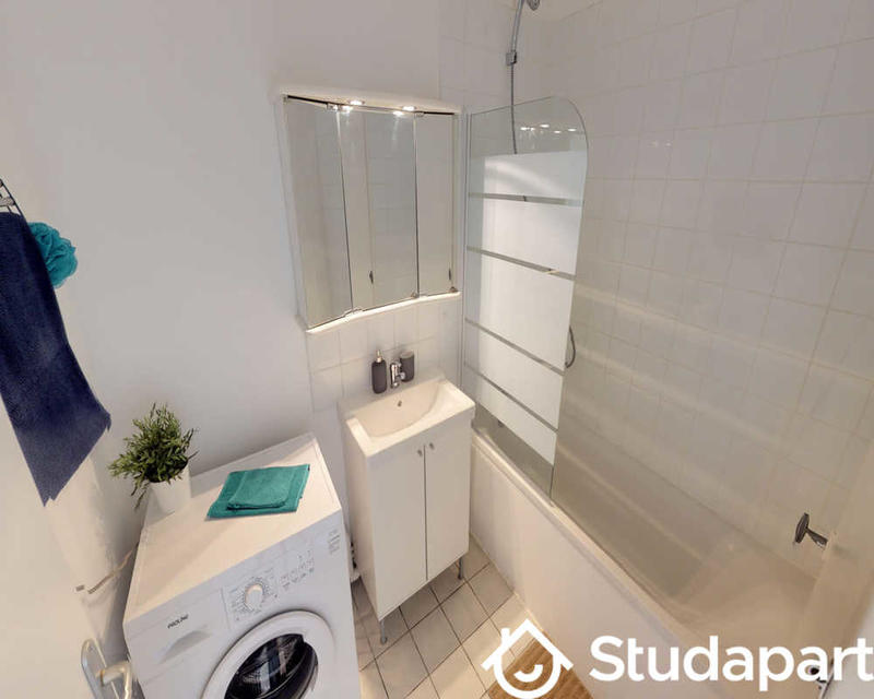 Chambre - 90 m² - 1 pièce