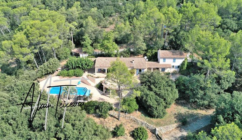 Maison - 200 m² - 9 pièces