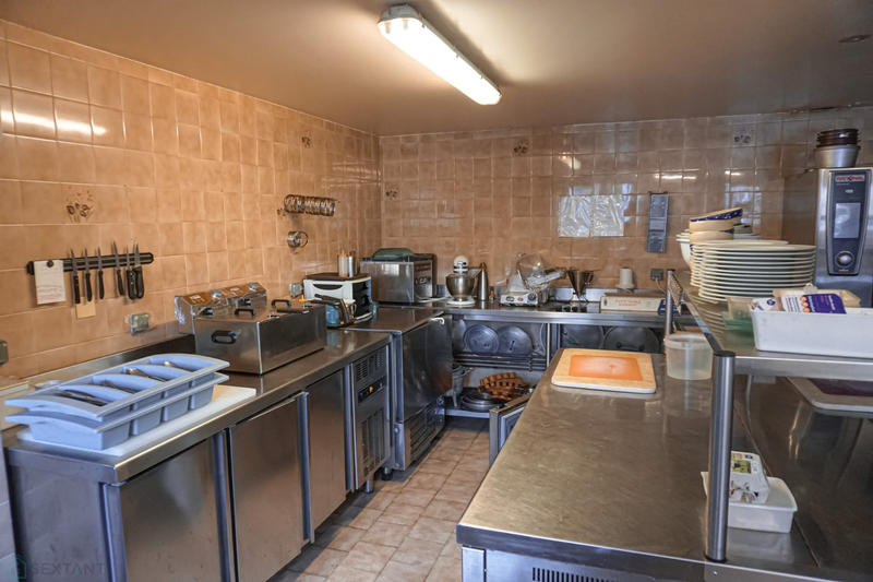 Maison - 550 m² - 18 pièces